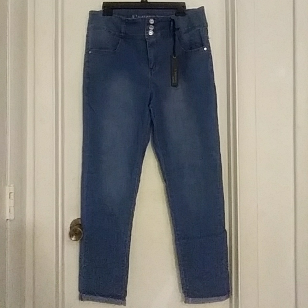 PLUS SZ SKINNY JEANS SZ 18